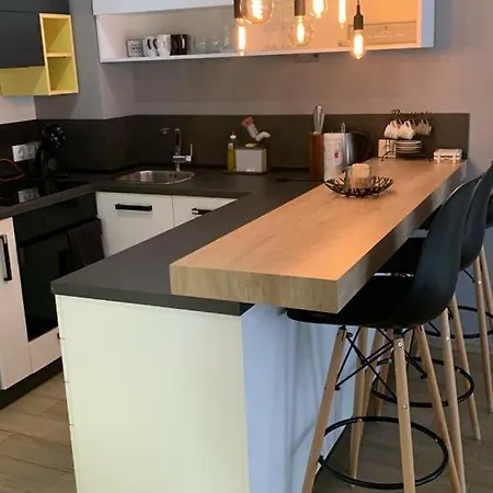 2 Bed In *